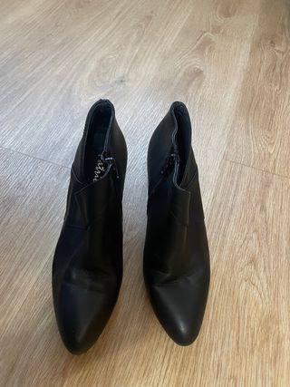 Botín Patricia Miller Piel Negra T39