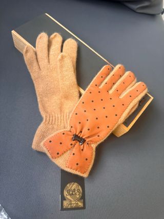 Guantes lana y piel lunares