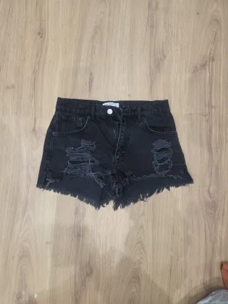 Pantalón corto y falda