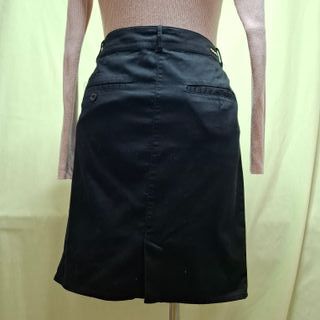 Falda recta MNG Basics negra con bolsillos