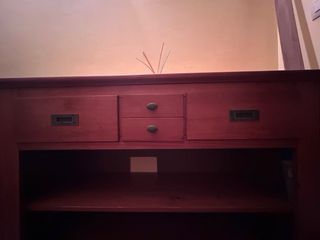 Recibidor de madera con espejo