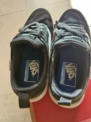 Vans Ultrarange Zapatillas Negras y Blancas