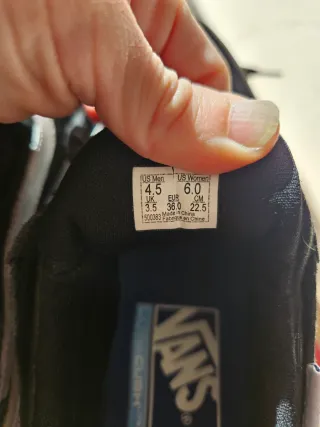 Vans Ultrarange Zapatillas Negras y Blancas