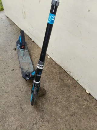 Patinete Oxelo Negro y Azul