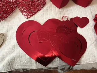 Adornos variados San Valentín, alguno artesanal.
