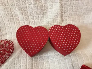 Adornos variados San Valentín, alguno artesanal.