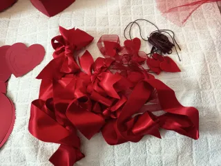 Adornos variados San Valentín, alguno artesanal.