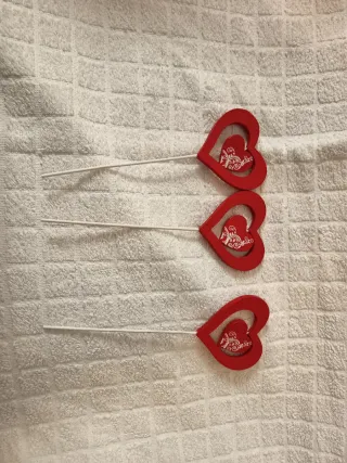 Adornos variados San Valentín, alguno artesanal.