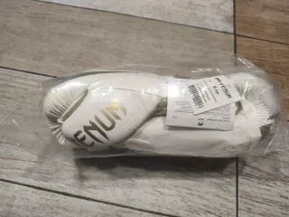 Guantes de Boxeo Venum Blancos y Dorados.8 oz