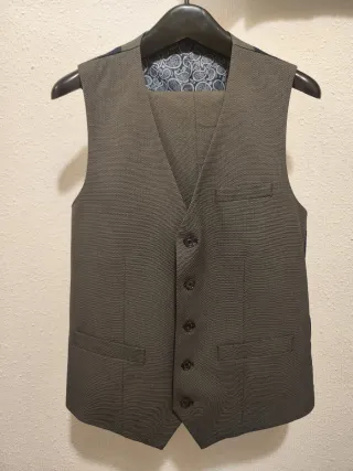 Traje de tres piezas DR&N – Talla 48 – Como nuevo