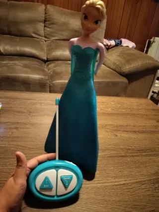 Elsa Patinadora Interactiva con Mando