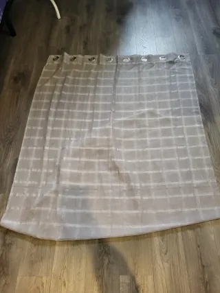 Cortina gris translúcida 2,60x1,40. Son 3 iguales.