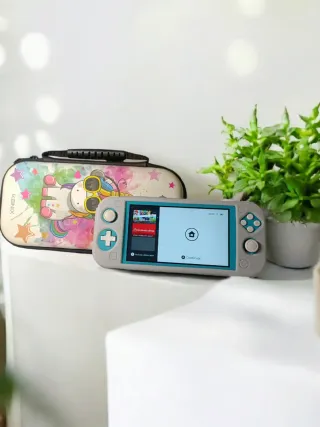 Nintendo Switch Lite/ Poco Uso
