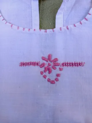 2 Camicioline nascita bianche ricamate antiche