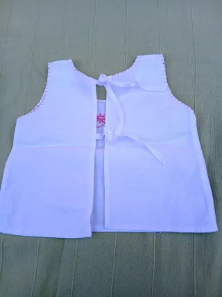 2 Camicioline nascita bianche ricamate antiche