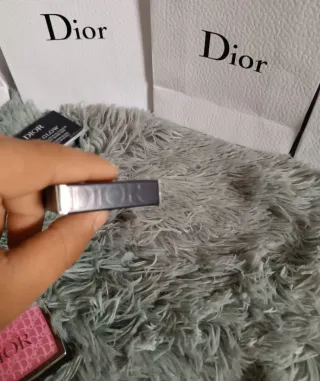 Dior Polvos Rosas con Logo