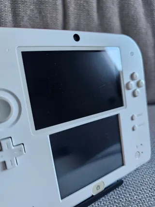 Nintendo 2DS Bianco con Scatola