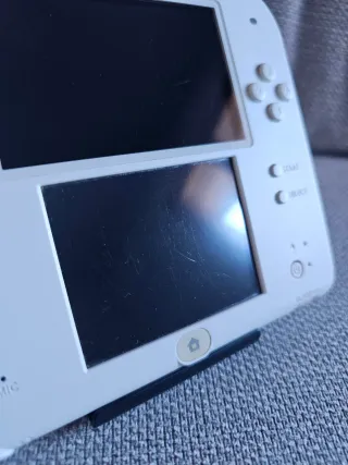 Nintendo 2DS Bianco con Scatola