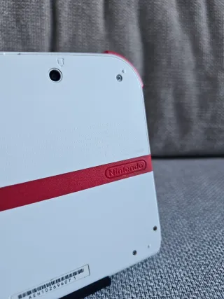 Nintendo 2DS Bianco con Scatola