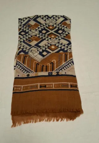 Bufanda Massimo Dutti geométrica