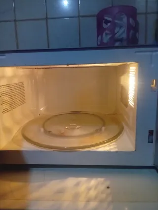 Microondas SilverCrest SMR 900 C2  .