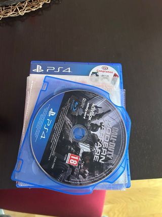 PS4 (PlayStation 4) Nera + 2 Controller + Base + 8 Giochi