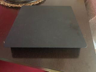 PS4 (PlayStation 4) Nera + 2 Controller + Base + 8 Giochi