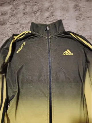 Chaqueta Adidas Predator degradada