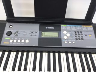piano yamaha psr-e233