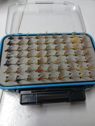 Caja de moscas para pesca