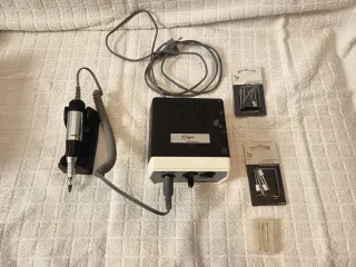 Torno manicura T'huya con accesorios