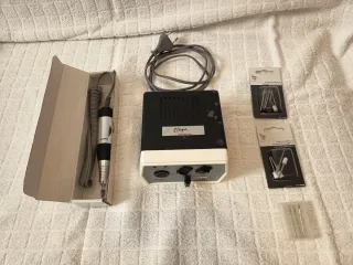 Torno manicura T'huya con accesorios