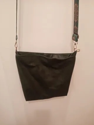Bolso bandolera verde oliva perfecto estado