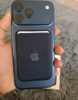 Cartera Apple FineWoven MagSafe Azul