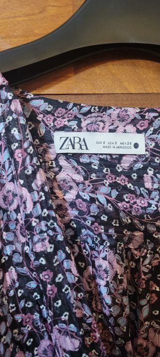 Blusa Zara floral manga larga talla S