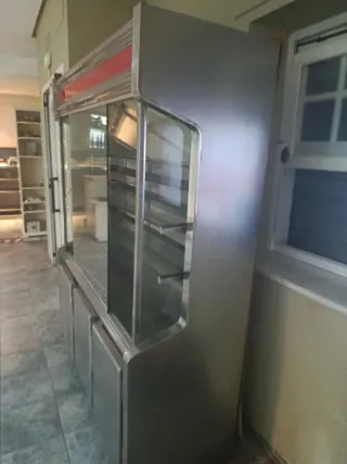 Vitrina expositora 3 puertas