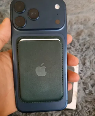 Cartera Apple FineWoven MagSafe Original