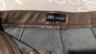 Pantalones Zara efecto piel con forro polar