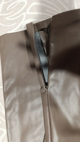 Pantalones Zara efecto piel con forro polar