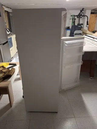 Nevera UDACH blanca