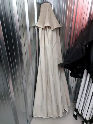 Sombrilla de terraza beige