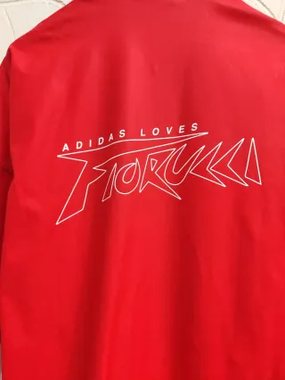 Impermeabile oversize Adidas x Fiorucci