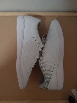 Zapatos de fútbol sala blancos