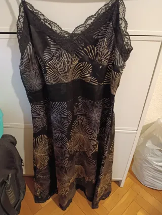 Abbigliamento e borse di seconda mano