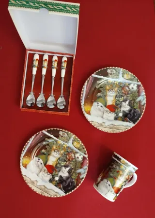 Taza,cucharitas y platos - diseño de gatos Navidad