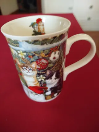 Taza,cucharitas y platos - diseño de gatos Navidad