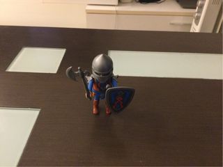Playmobil Caballero con Hacha y Escudo