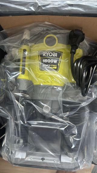 Fresadora Ryobi 1600W Soft Start