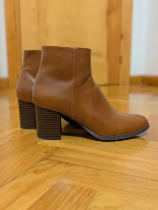 Botines de piel marrones