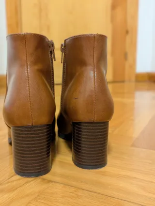 Botines de piel marrones